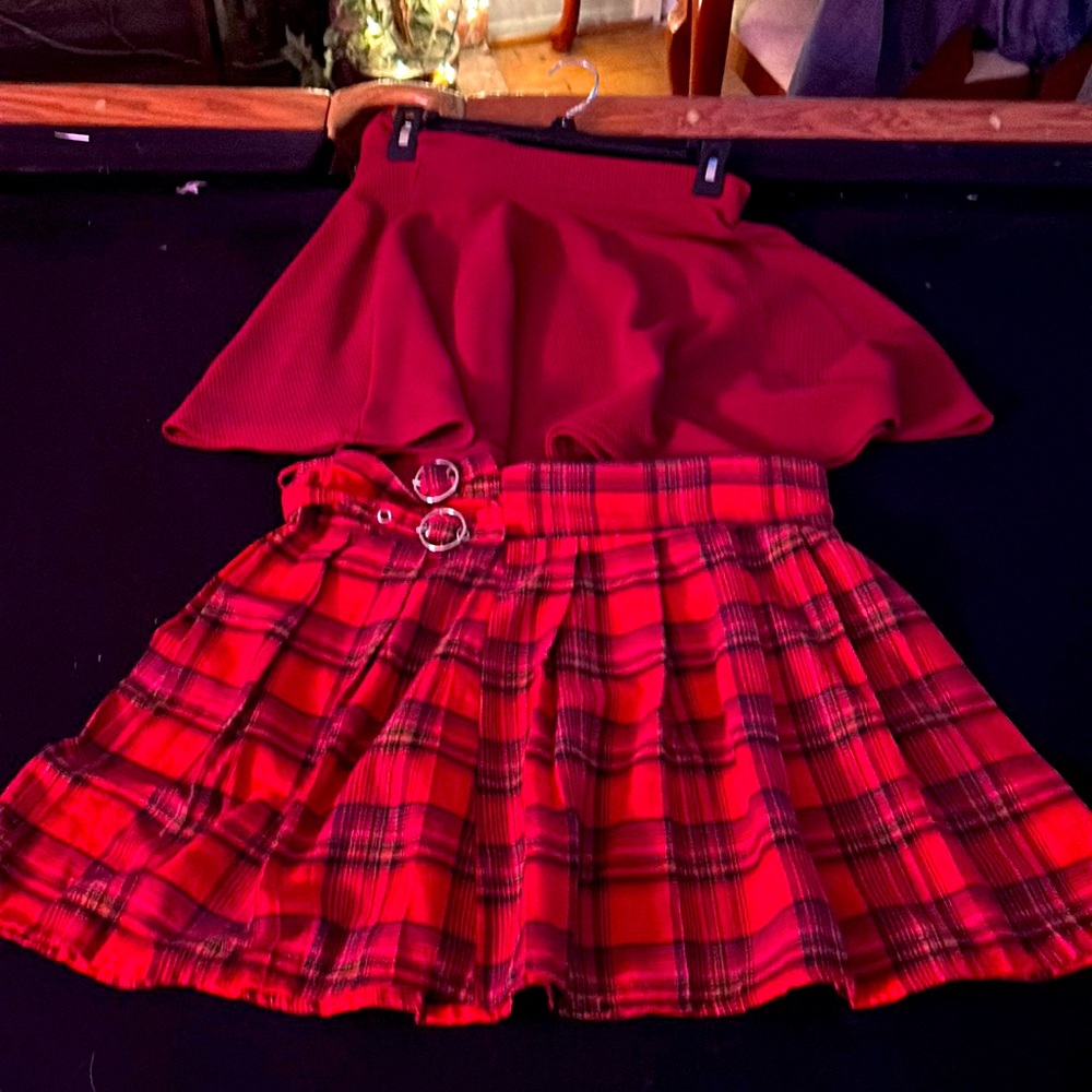 Hot Topic Mini pleated skirts
